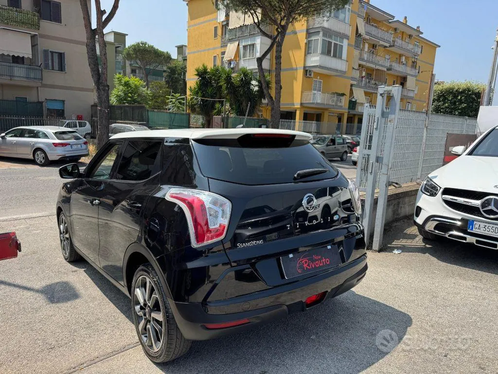 KG Mobility Tivoli 2015 photo 5