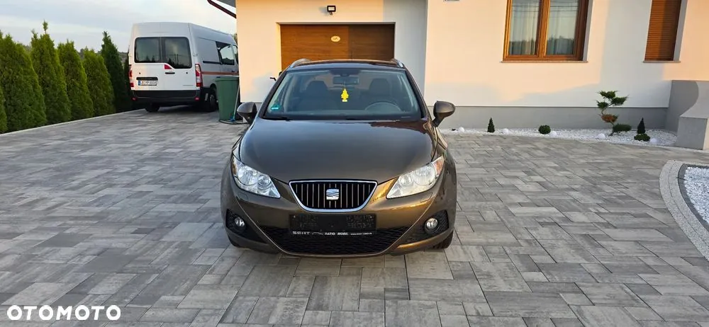 Seat Ibiza 2011 photo 2