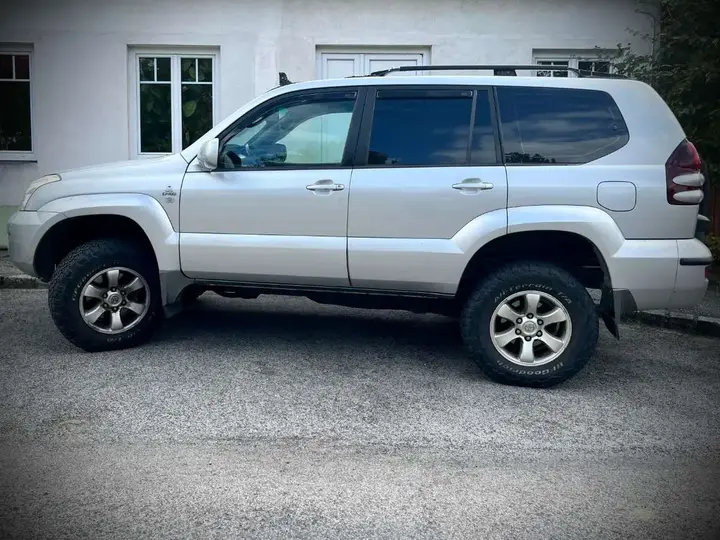 Toyota Land Cruiser 2003 photo 3