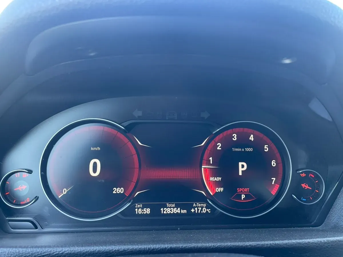 BMW 3 Series 2018 photo 3