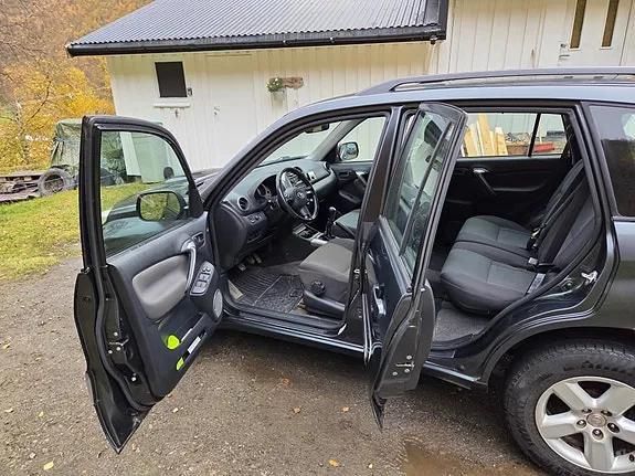 Toyota Rav4 2005 photo 4