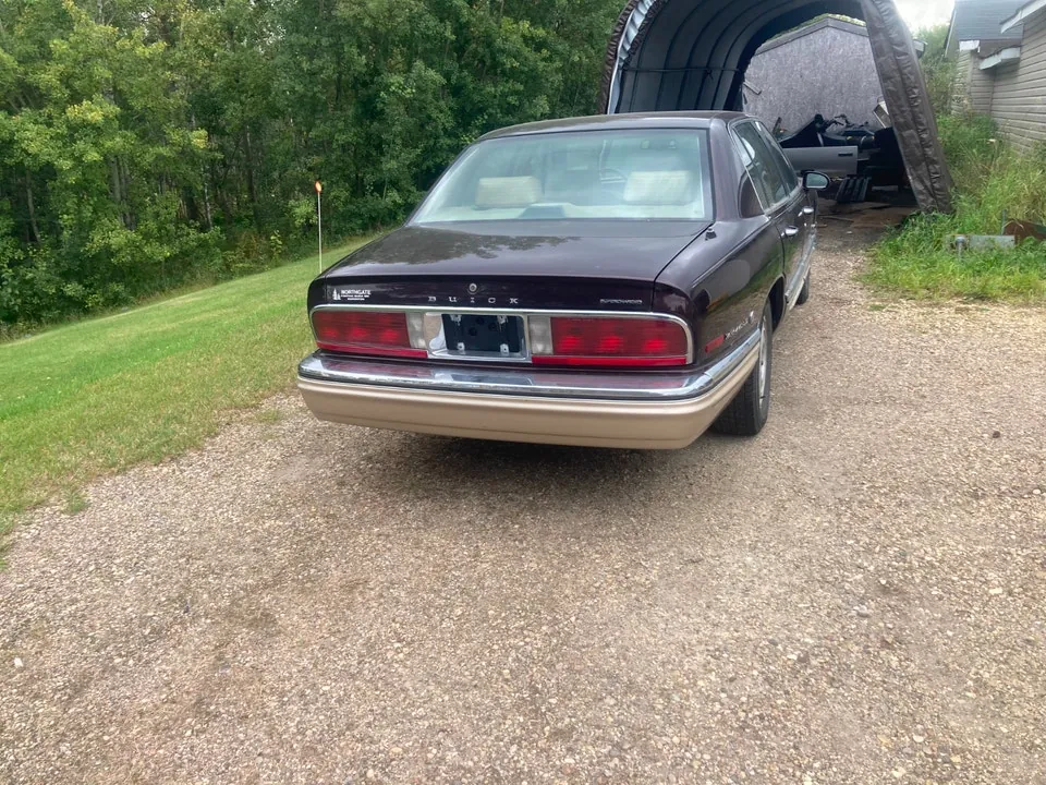Buick Park Avenue 1993 photo 4