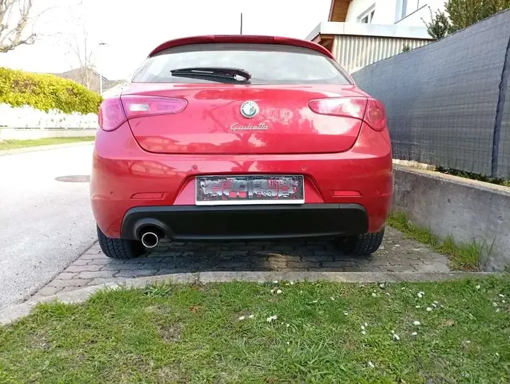 Alfa Romeo Giulietta 2010 photo 3