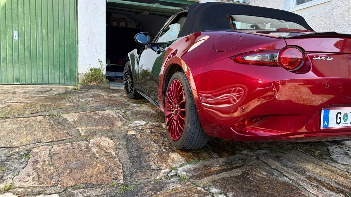 Mazda Mx-5 2017 photo 2
