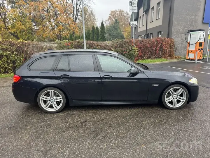 BMW 530 2012 photo 3