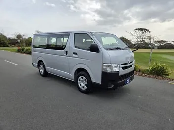 Toyota Hiace 2021 photo 2