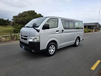 Toyota Hiace 2021 photo 4