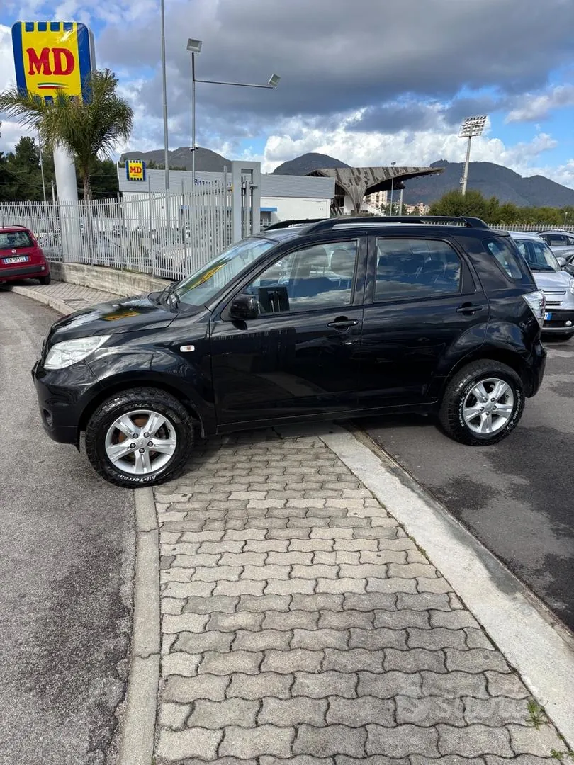 Daihatsu Terios 2010 photo 2