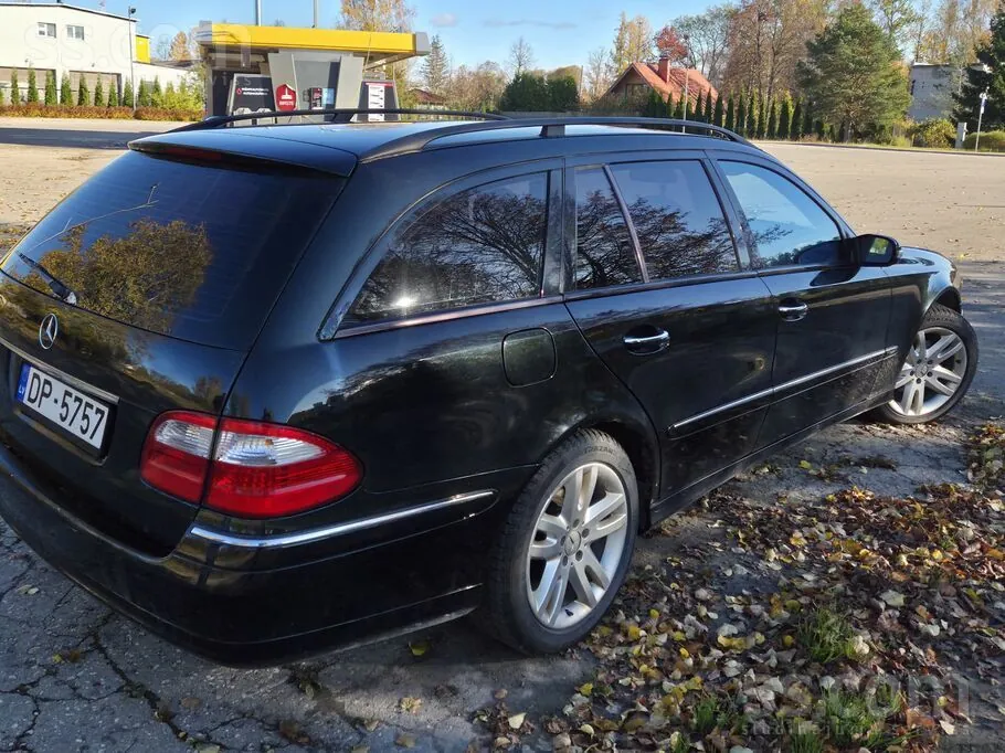 Mercedes-Benz E320 2004 photo 4