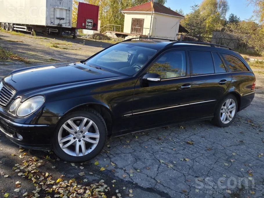 Mercedes-Benz E320