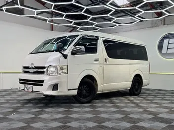 Toyota Hiace 2011 photo 4