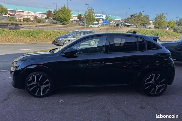 Peugeot 208 2024 photo 4