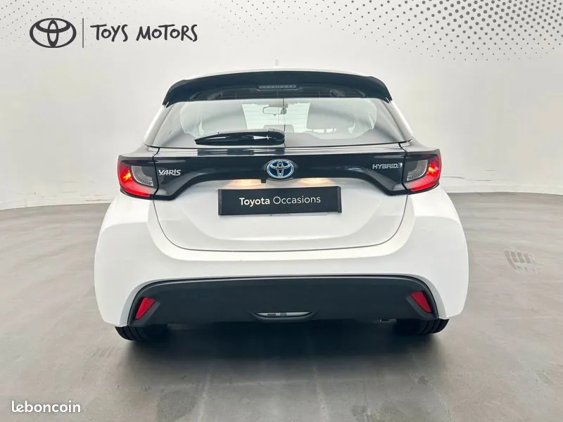 Toyota Yaris 2023 photo 4