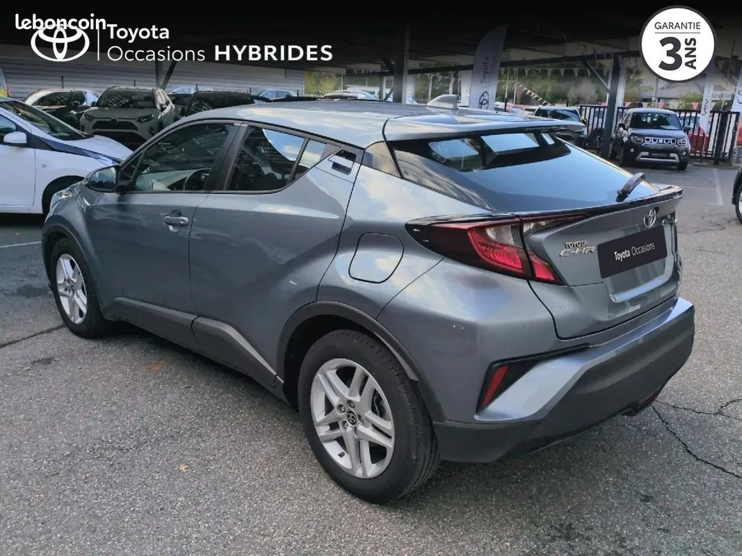 Toyota C-Hr 2023 photo 2