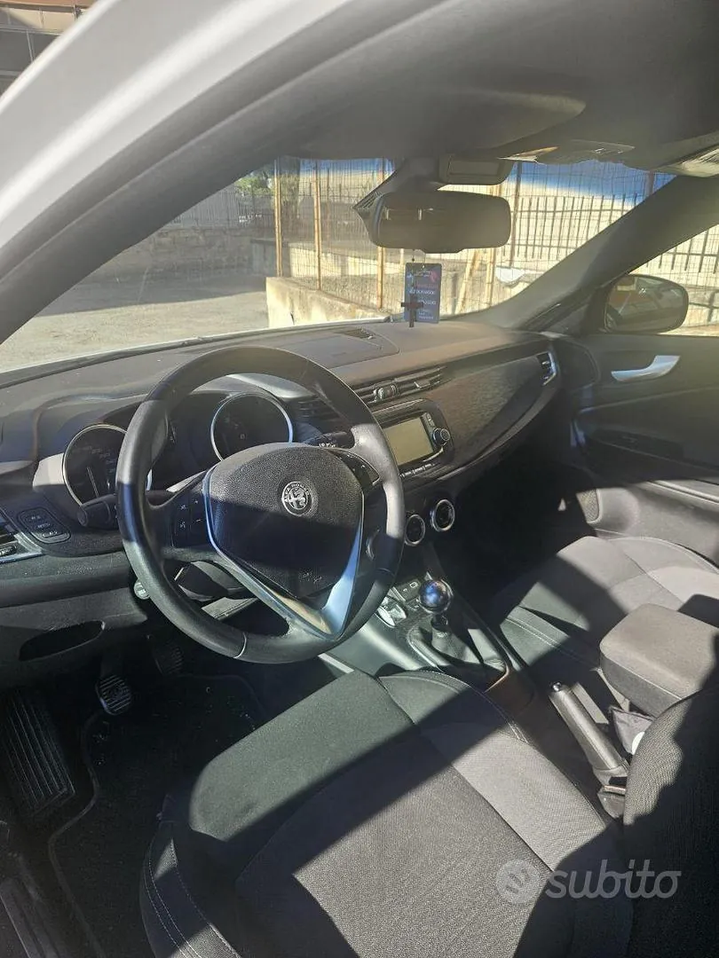 Alfa Romeo Giulietta 2018 photo 4