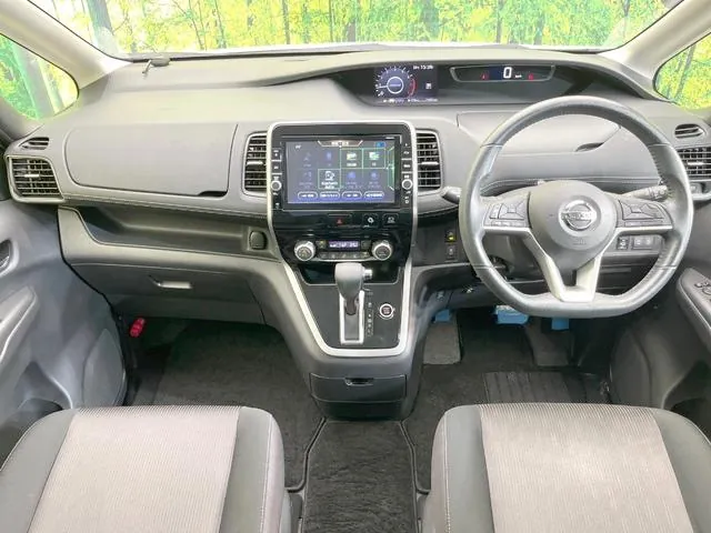 Nissan Serenade 2017 photo 2