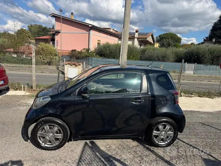 Toyota Iq 2009 photo 2