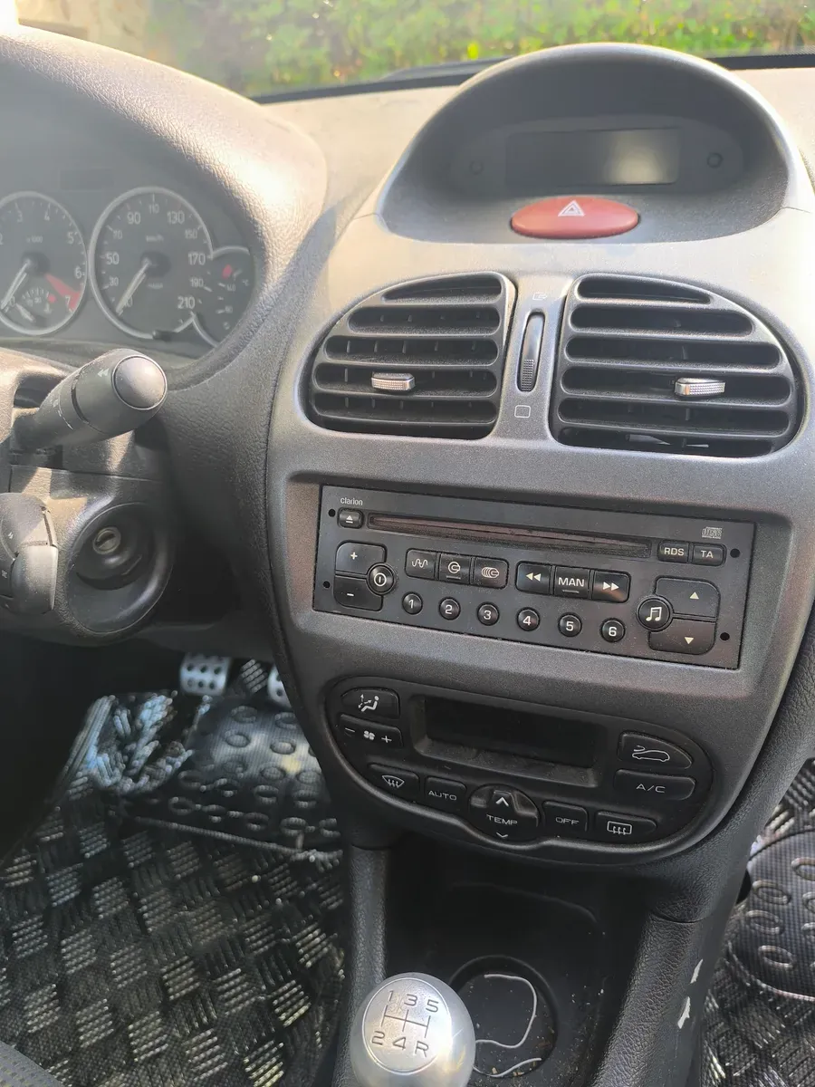 Peugeot 206 2003 photo 3
