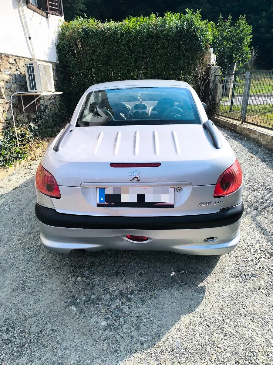 Peugeot 206 2003 photo 2