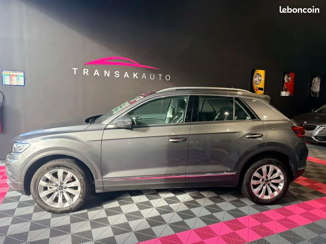 Volkswagen T-Roc 2021 photo 2