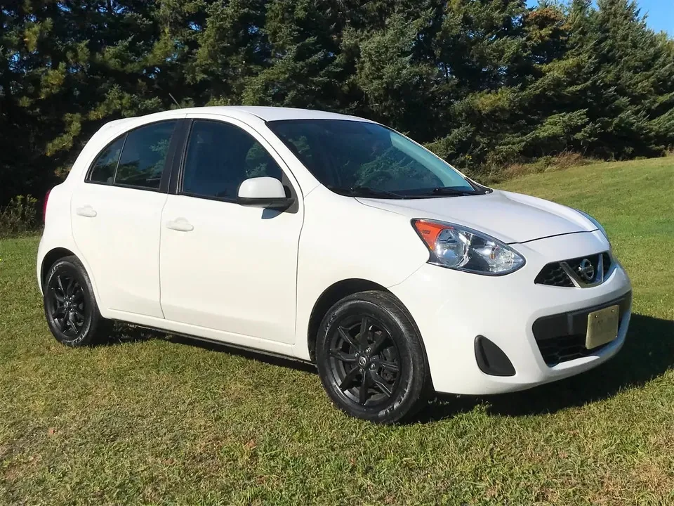 Nissan Micra 2015 photo 4