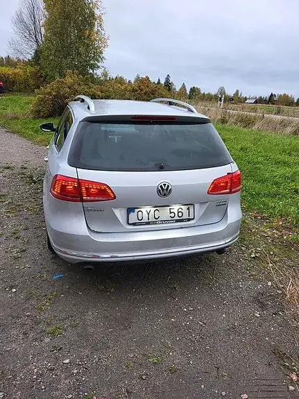 Volkswagen Passat 2012 photo 2