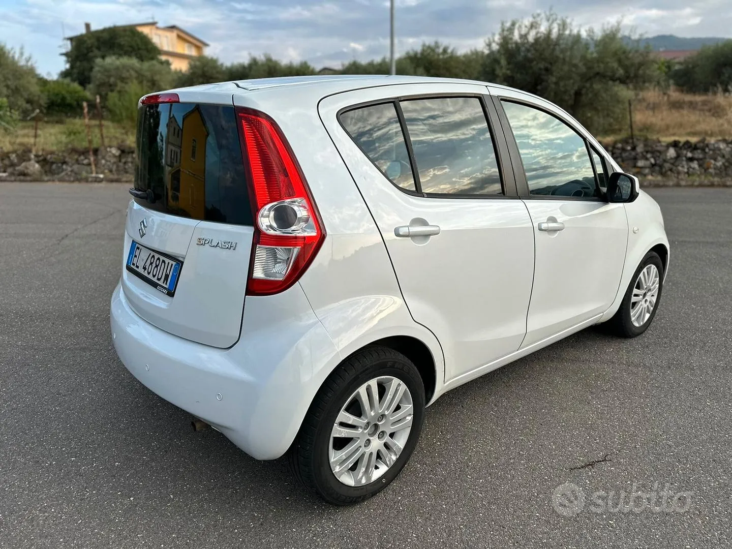Suzuki Splash 2012 photo 3