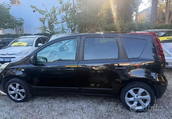 Nissan Note 2009 photo 4