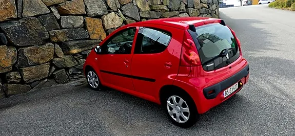 Peugeot 107 2011 photo 4