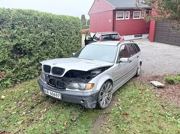 BMW 320I