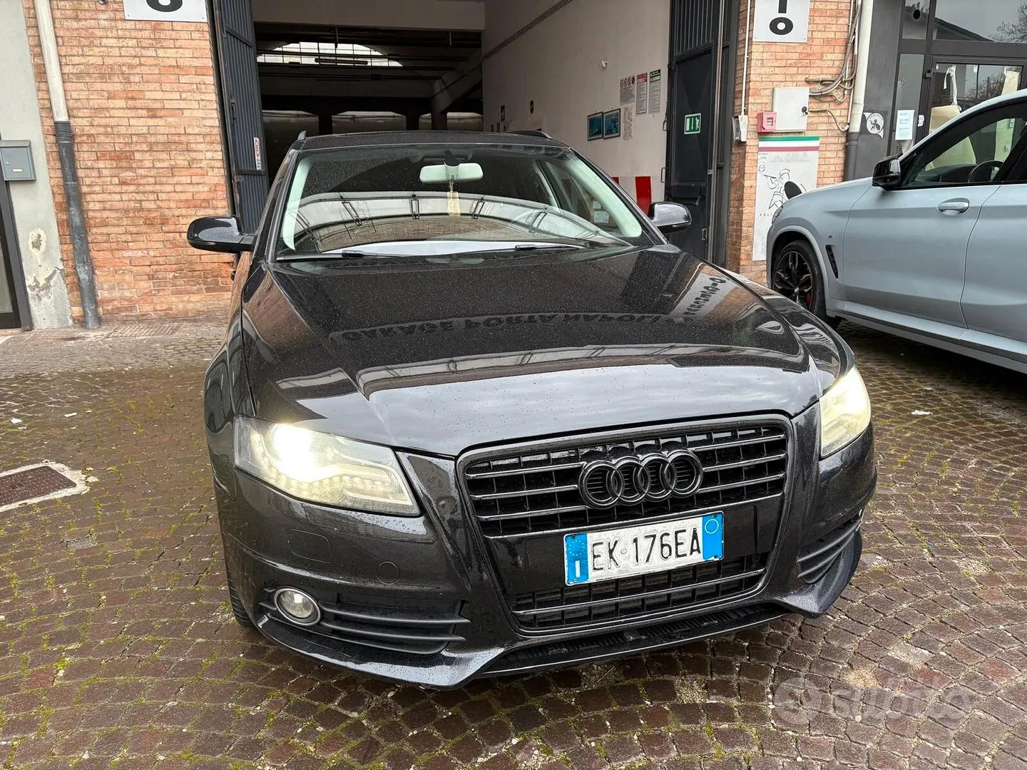 Audi A4 2011 photo 2