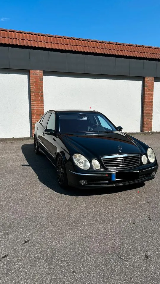 Mercedes-Benz E320