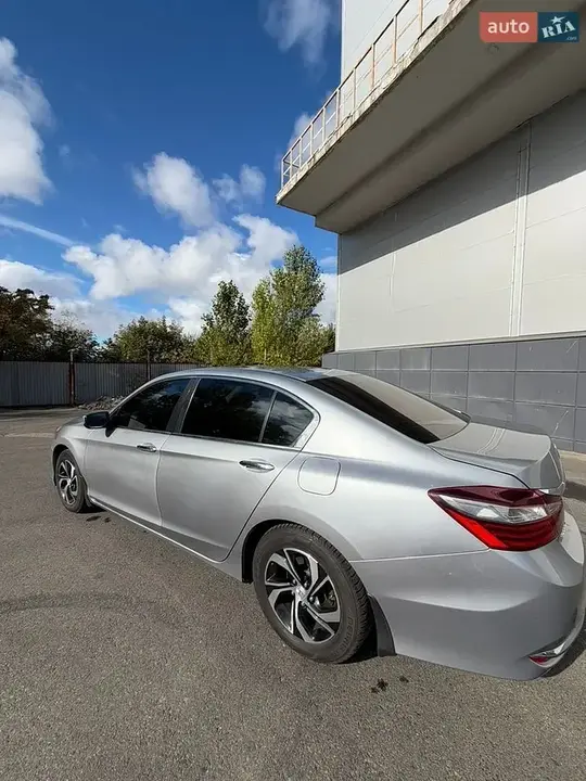 Honda Accord 2017 photo 2