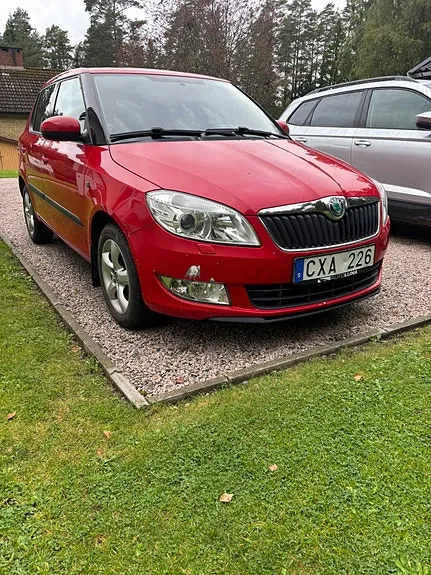 Skoda Fabia 2012 photo 2