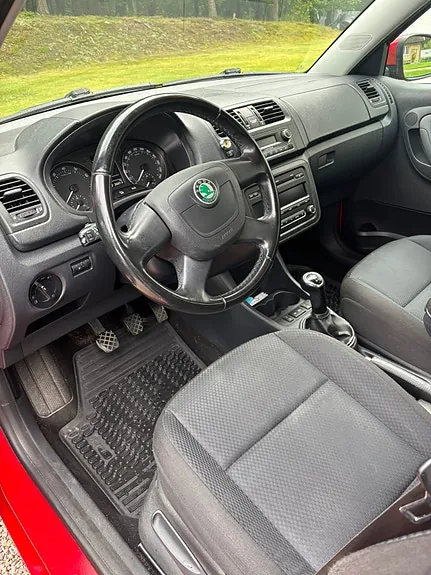 Skoda Fabia 2012 photo 5