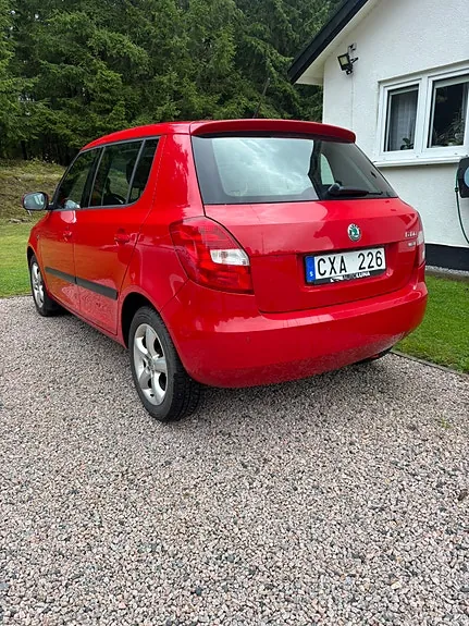 Skoda Fabia 2012 photo 3