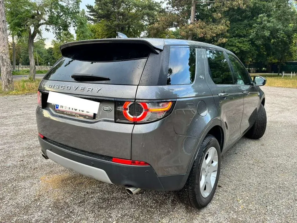 Land Rover Discovery Sport 2017 photo 2