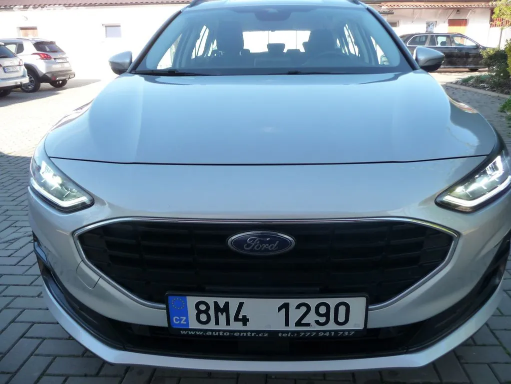 Ford Focus 2022 photo 2