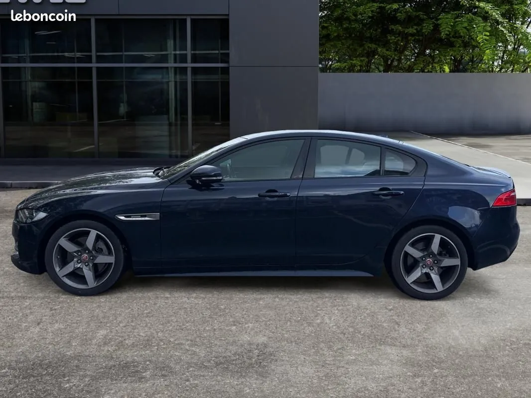Jaguar Xe 2018 photo 2