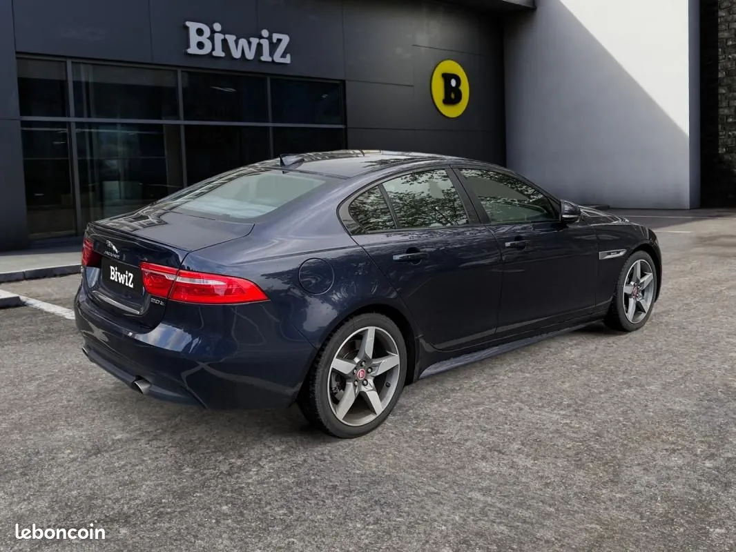 Jaguar Xe 2018 photo 5