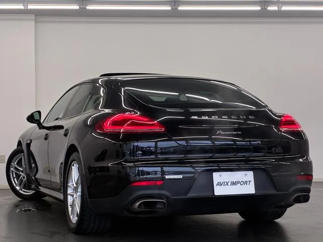 Porsche Panamera 2015 photo 2