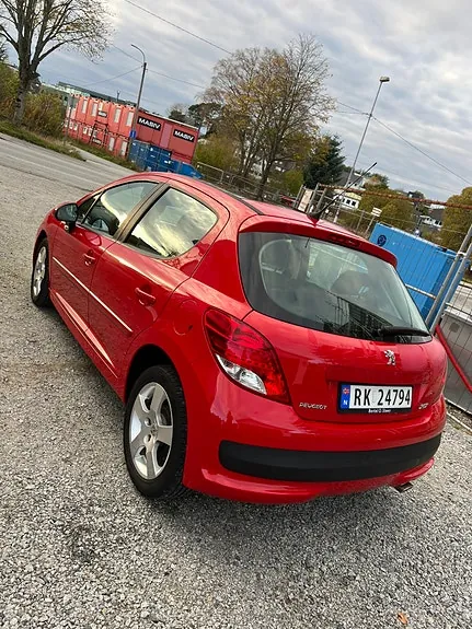 Peugeot 207 2010 photo 3