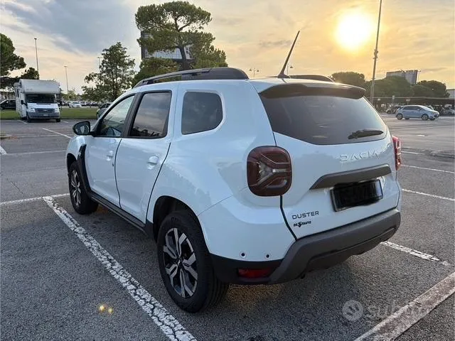 Dacia Duster 2024 photo 2