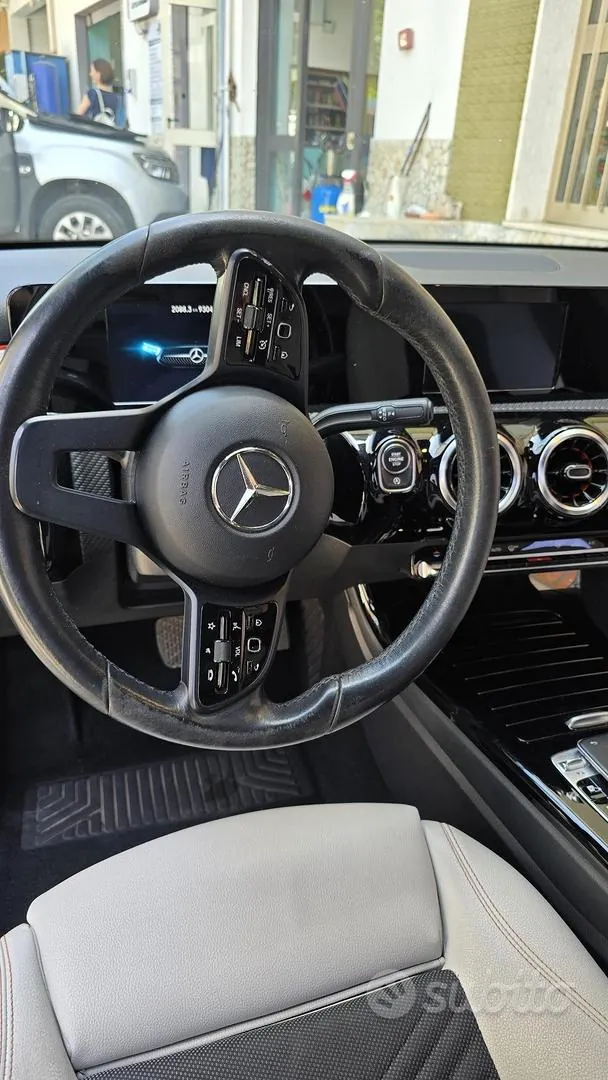 Mercedes-Benz A 2018 photo 3