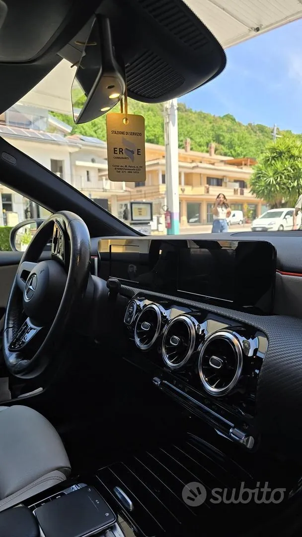 Mercedes-Benz A 2018 photo 2
