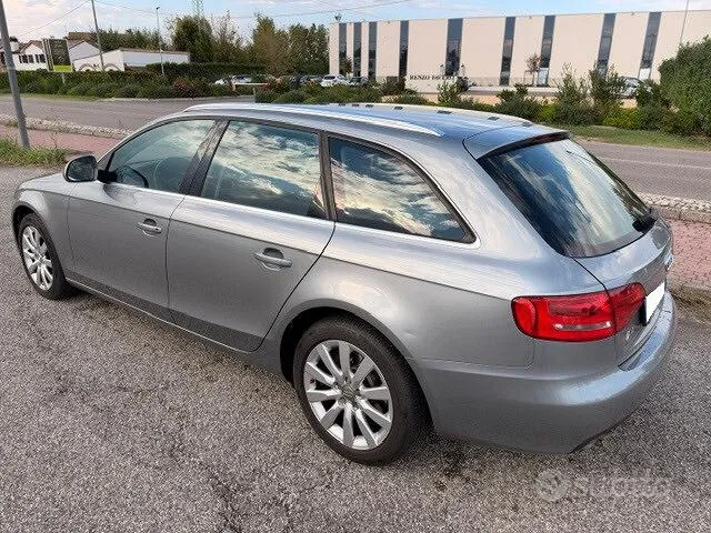 Audi A4 Avant 2010 photo 4