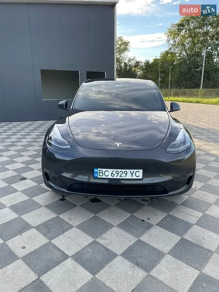 Tesla Model Y 2024 photo 2