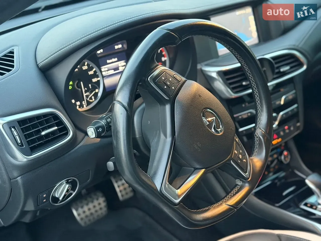 Infiniti Qx30 2016 photo 4