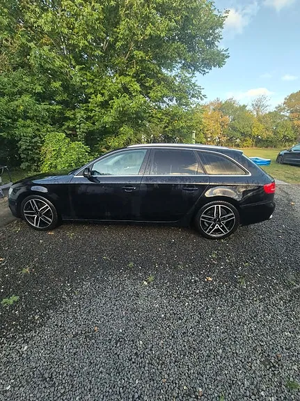 Audi A4 2010 photo 5