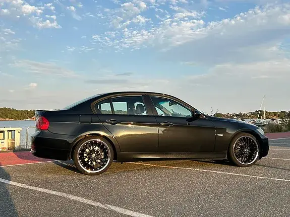 BMW 318D 2008 photo 4